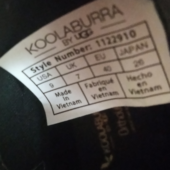 ⭐🆕Koolaburra by UGG black suede Chelsea boots - Picture 9 of 13